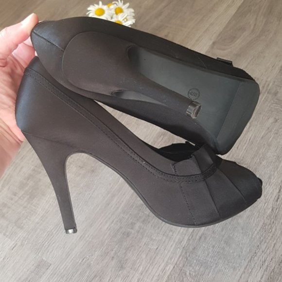 cause & effect peep toe satin high heels - Picture 2 of 4